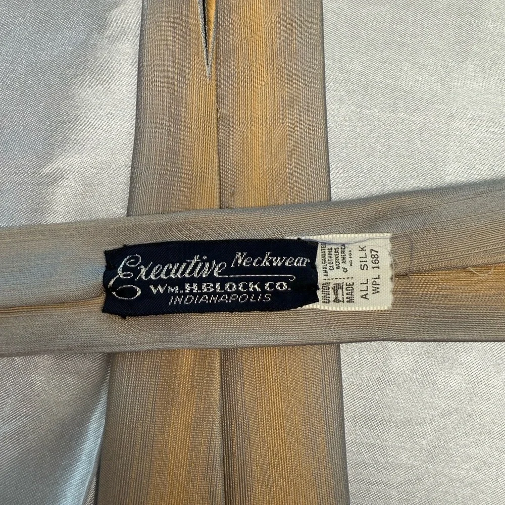 Executive Neckwear Gold & Gray Skinny Men's Tie All Silk Wm.H.Block Indianapolis
